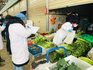 鏗鏘玫瑰 逆行中綻放精彩，愛(ài)心企業(yè)真情告白致敬女神
