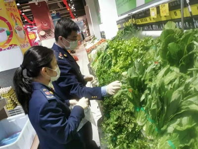 致敬那些在戰(zhàn)疫一線的福建市場監(jiān)管人 筑牢食用農(nóng)產(chǎn)品批發(fā)安全防線